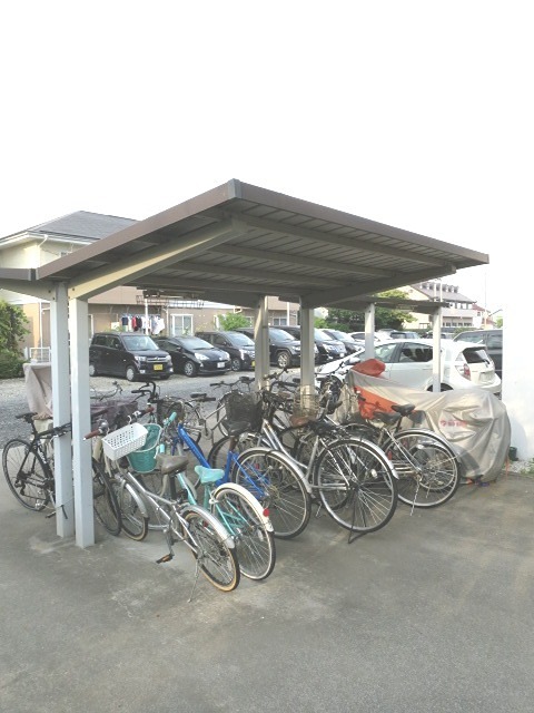 クレスト久米川 駐車場