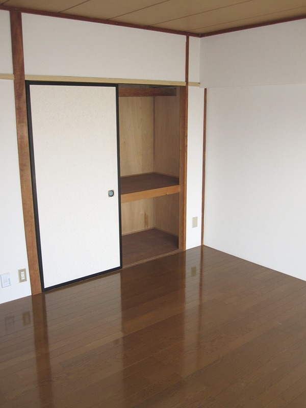 サンハイツ 収納
