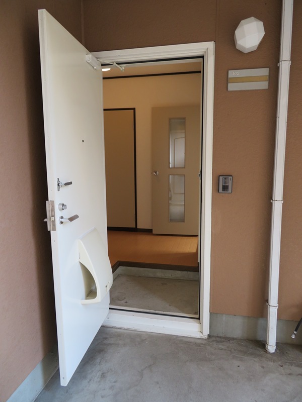 ジュネス 玄関