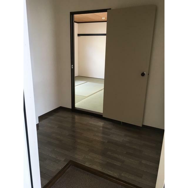 ジュネス 玄関