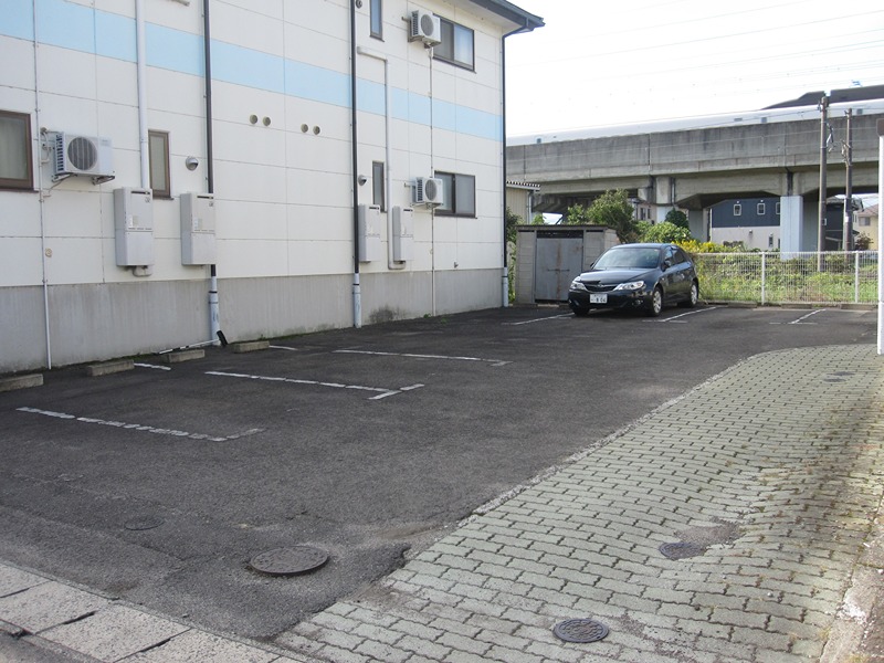メゾン・ド・パークサイド 駐車場