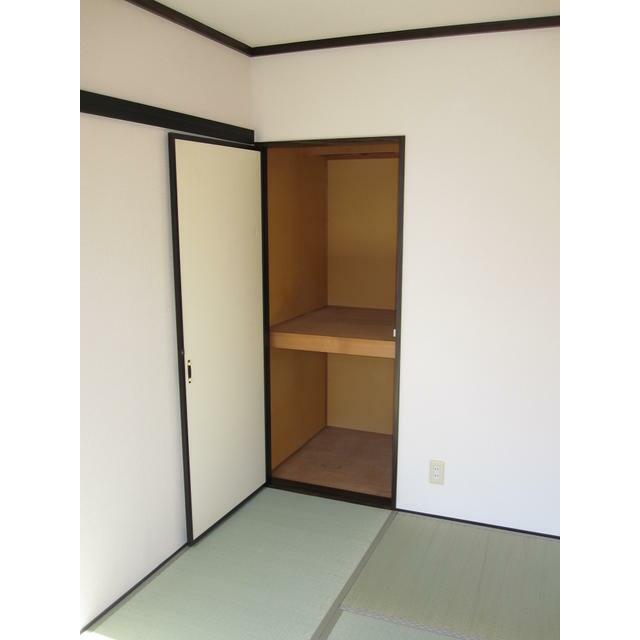 ラポール西中央 収納