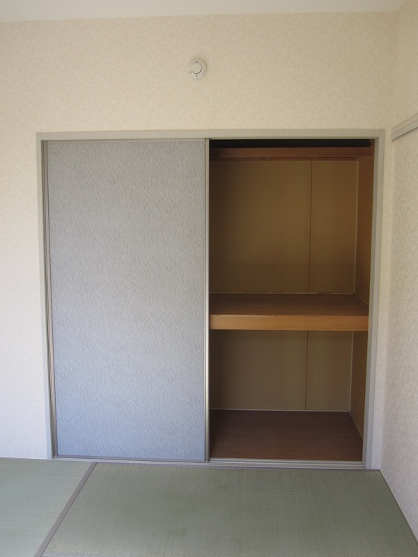 西中央ハイツⅡ 収納