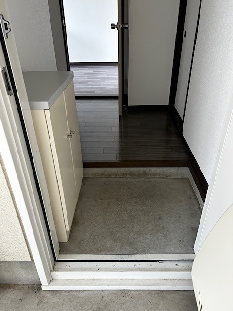 ラポール西中央 玄関