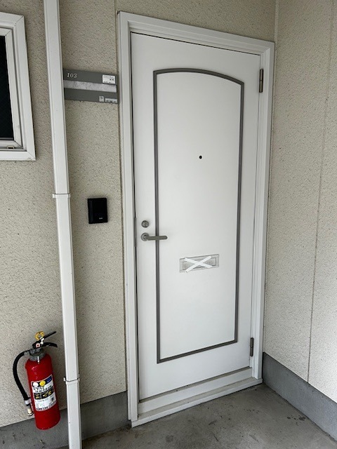 ラポール西中央 玄関
