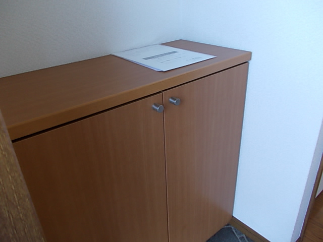 ティアラ 玄関