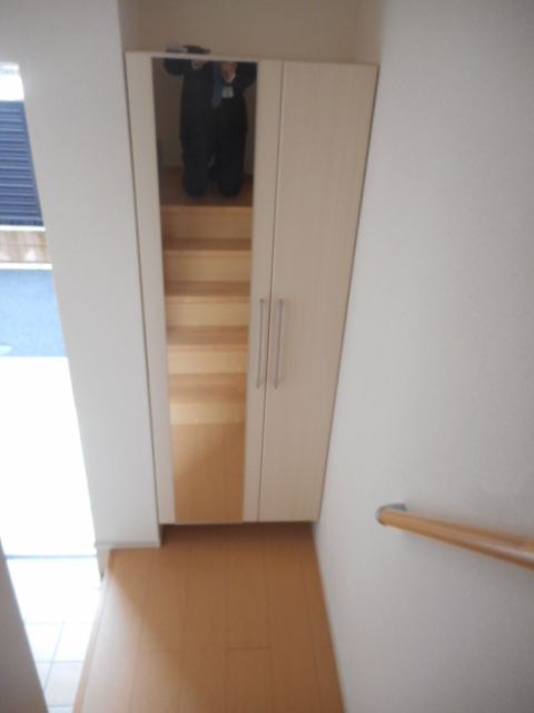 アルコバレノ 玄関