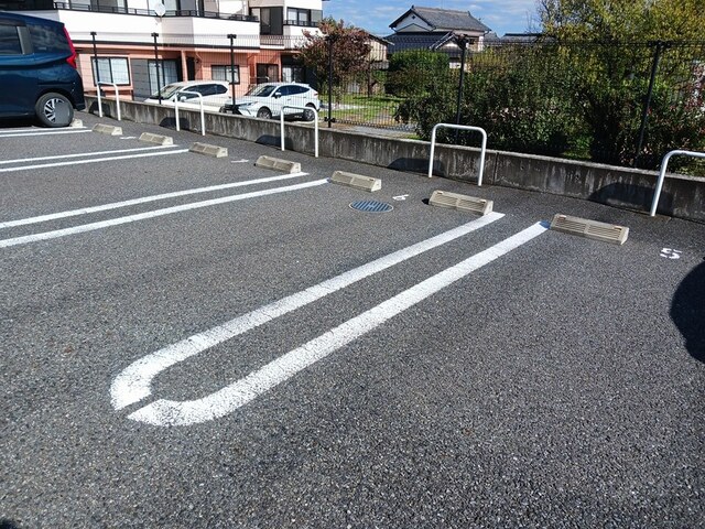 サンライズ　ヒル 駐車場