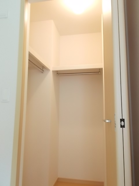 ウイステリアⅡ　Ａ 収納