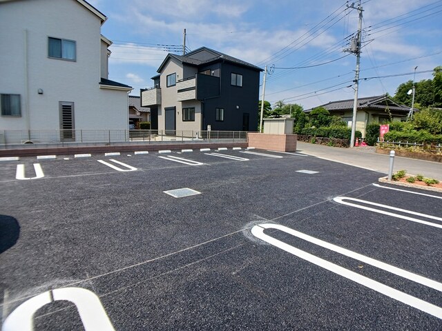 ヒカルサ東松山 駐車場