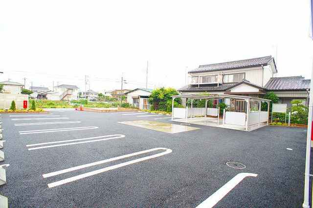エルア　カパルＡ 駐車場