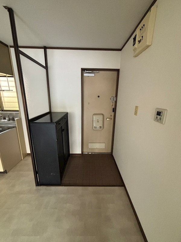 ハウスハナミズキ  玄関