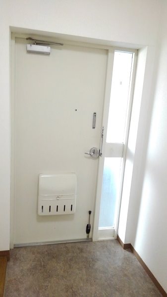 内野東団地11号棟 玄関