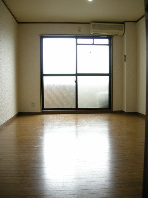 コスモハイツ河原町 リビング