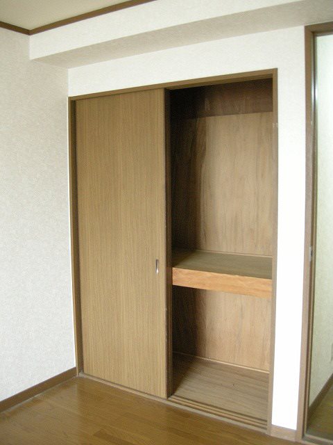 コスモハイツ河原町 ベッドルーム