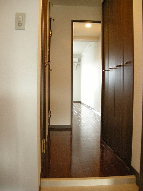 グランコスモ河原町 玄関