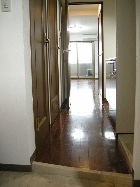 グランコスモ河原町 玄関