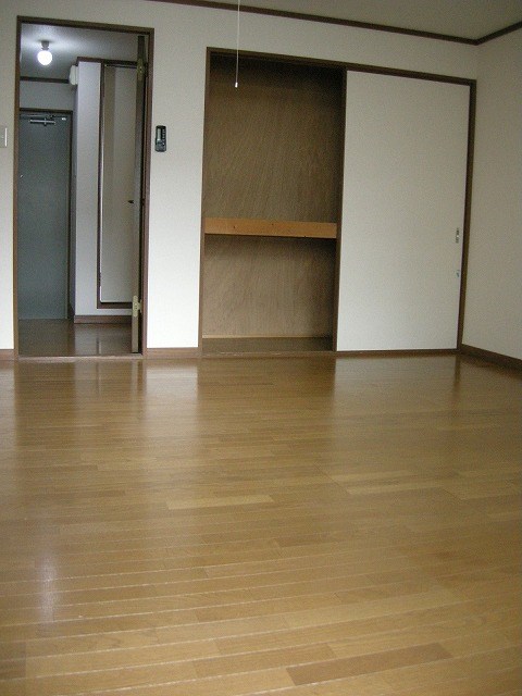 コスモハイツ今出川 リビング