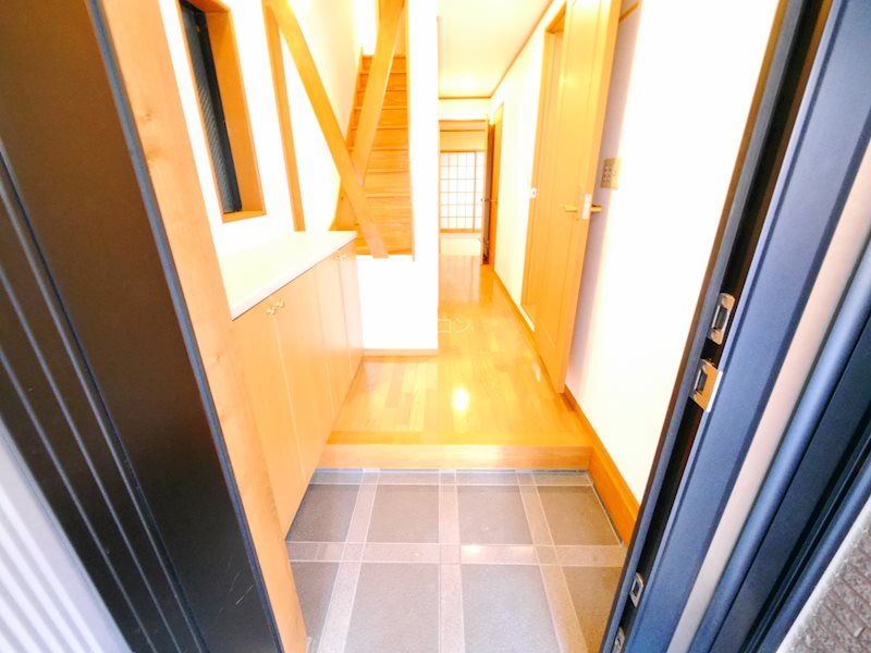 中央２丁目戸建 玄関
