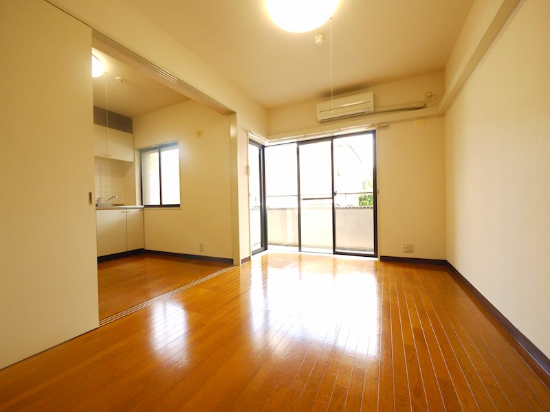 エランヴィタル新中野  リビング