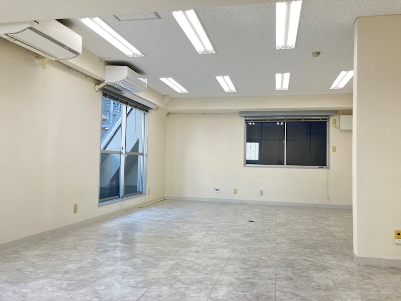 TRIPLEX西新宿 リビング