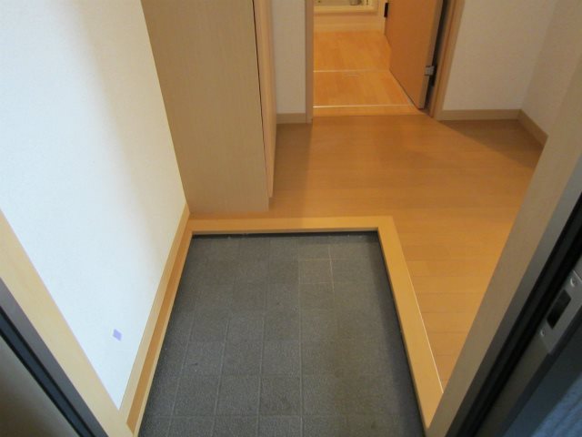 フォレスト松が丘 玄関
