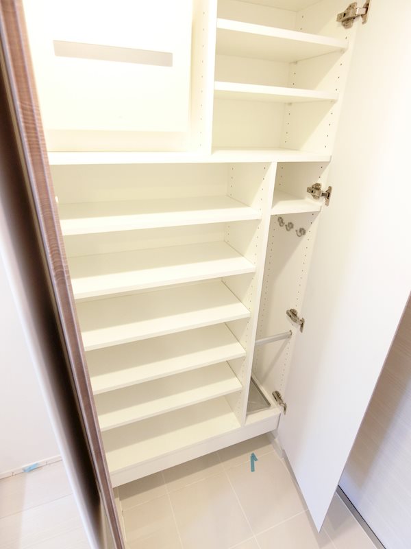 ディアレイシャス三軒茶屋  玄関