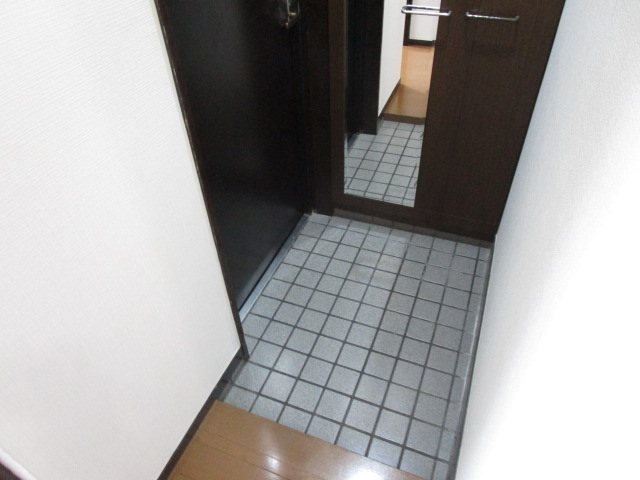 ステータスヒル初台 玄関