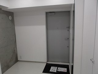 ZOOM都庁前 玄関