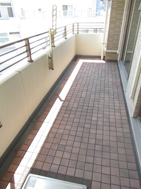 クレッセント神楽坂 ベランダ