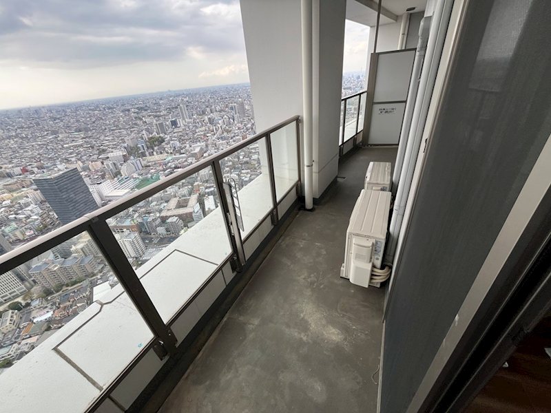 ザ・パークハウス西新宿タワー６０ ベランダ