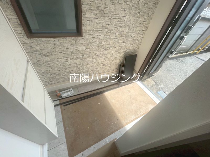 成城6丁目貸家 玄関