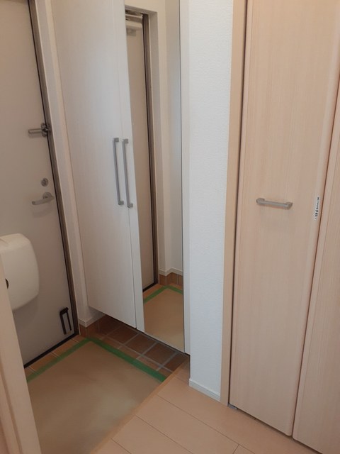 茜 玄関