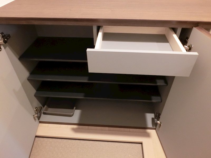 サラスヴァティー 玄関
