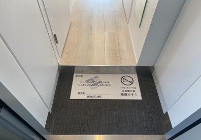 ZOOM神宮前 玄関
