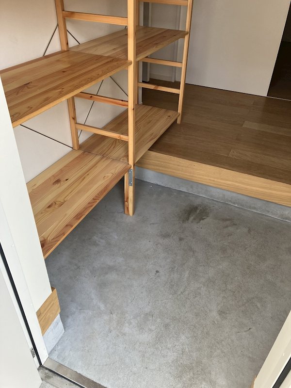 旗の台９坪ハウス 玄関