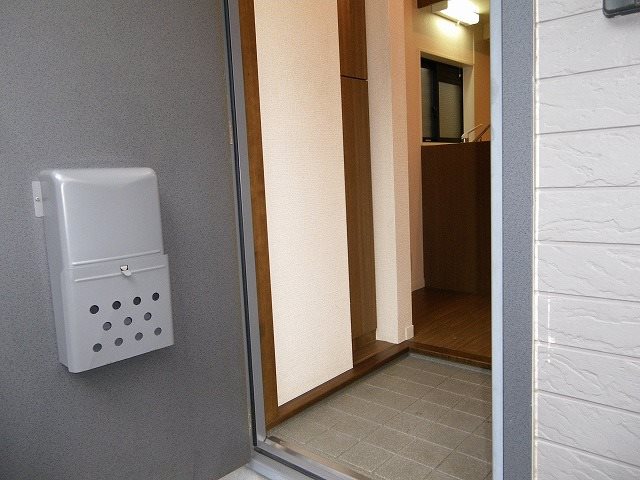 ウィスタリア 玄関