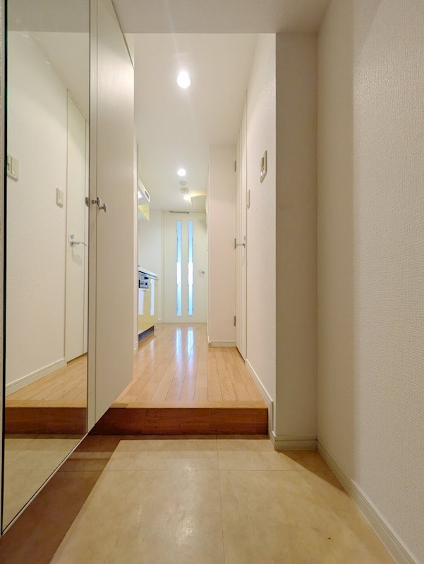 ﾒｲﾝｽﾃｰｼﾞ西麻布Ⅱ 玄関