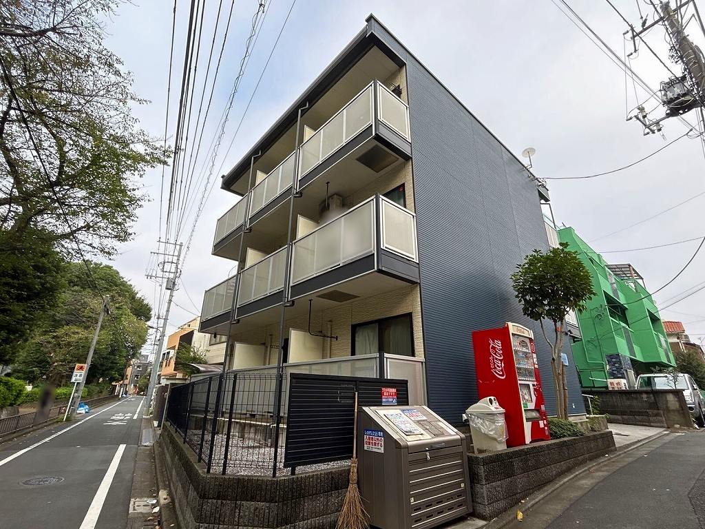 レオパレスウエスト　ヴィレッジ 303号室 外観