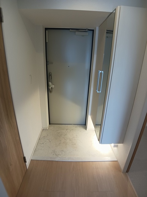 プレシャス 玄関