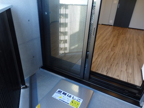 ZOOM新宿南First ベランダ