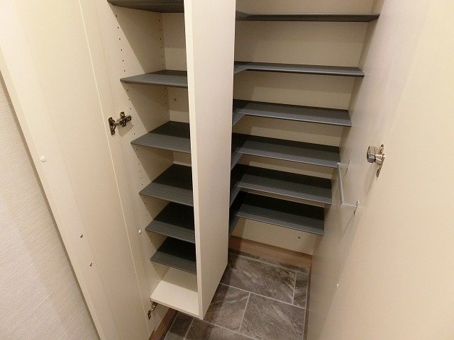 グランフォルトゥーナ羽根木ヒルサイド 玄関