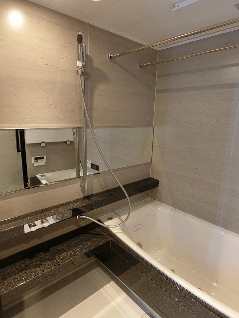 グランフォルトゥーナ羽根木ヒルサイド 風呂画像