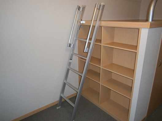 レオパレスアットホーム リビング