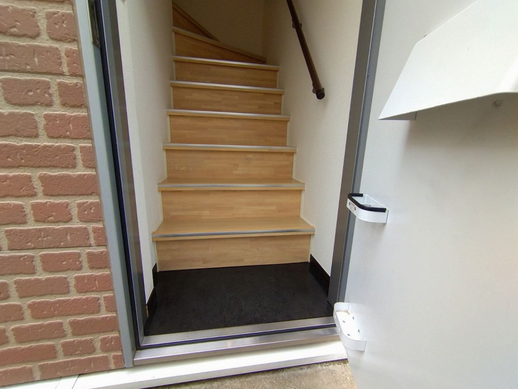 レオネクストシオン北沢 玄関