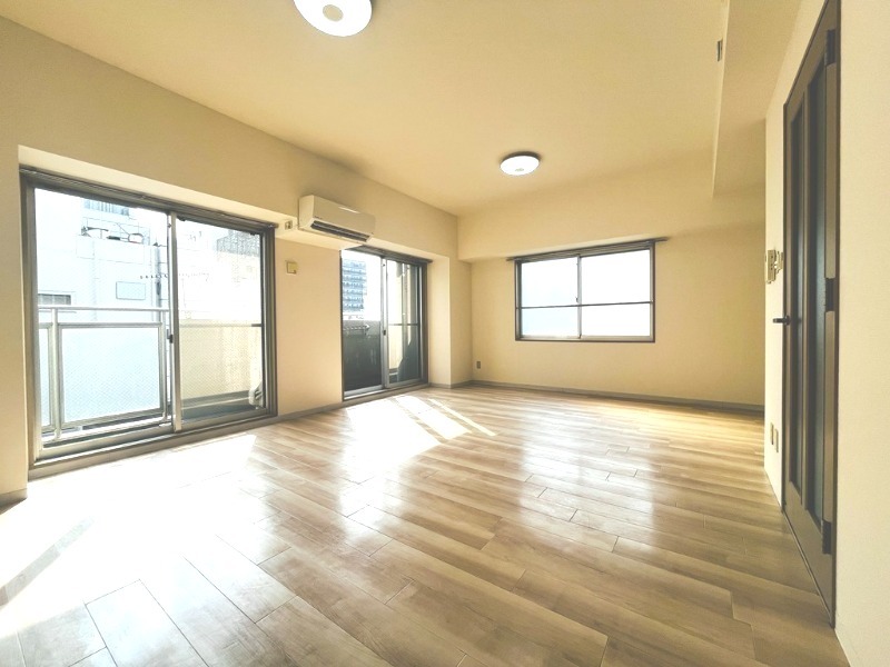 岡田ビル リビング