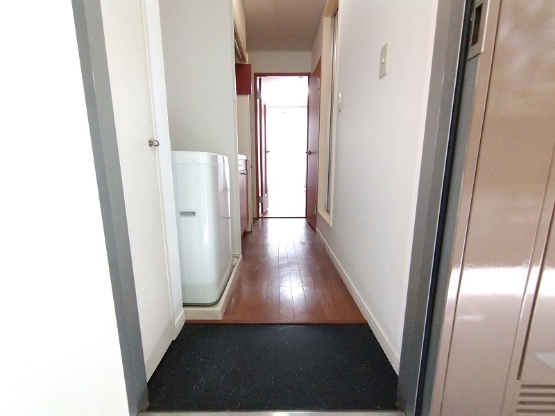 レオパレス駒場東大前 玄関