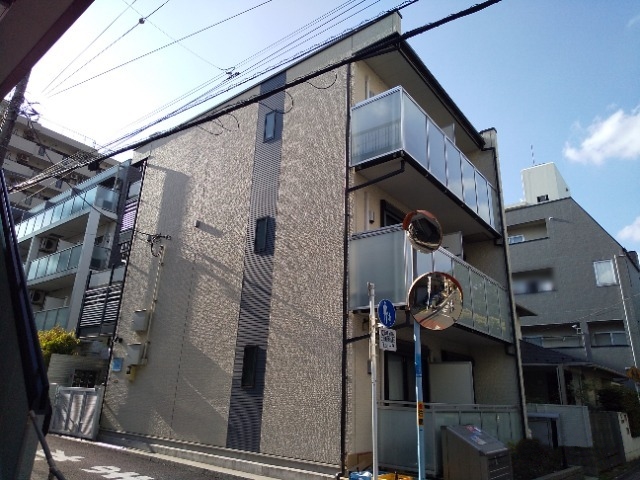 レオネクストローリエ 303号室 外観