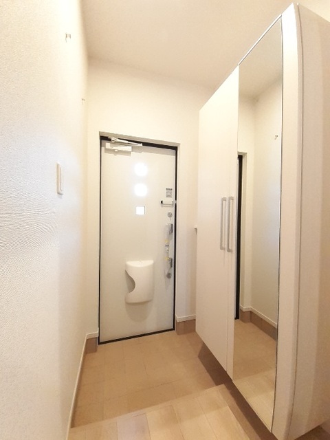 ホフヌング弐番館 玄関