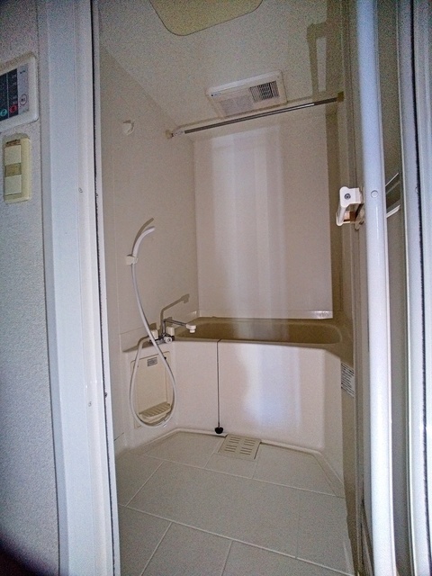 レオパレスＣａｍｅｌｌｉａ池袋 風呂画像